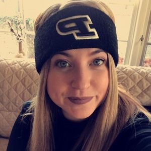 Meet your Posher, Claire